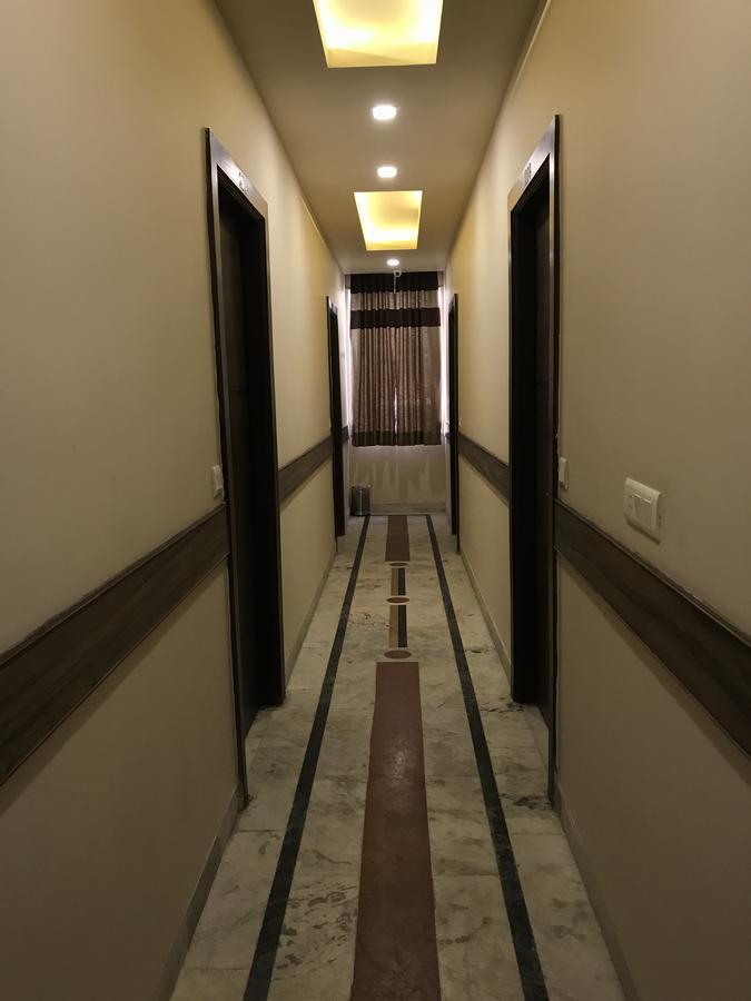 Oyo 23603 Hotel Merry Gold Ню Делхи Екстериор снимка